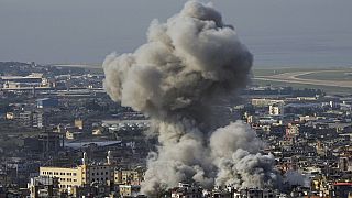 Israeli air strikes in Gaza leave 72 dead as ceasefire is delayed