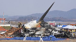 South Koreans mourn 179 people who died in plane crash